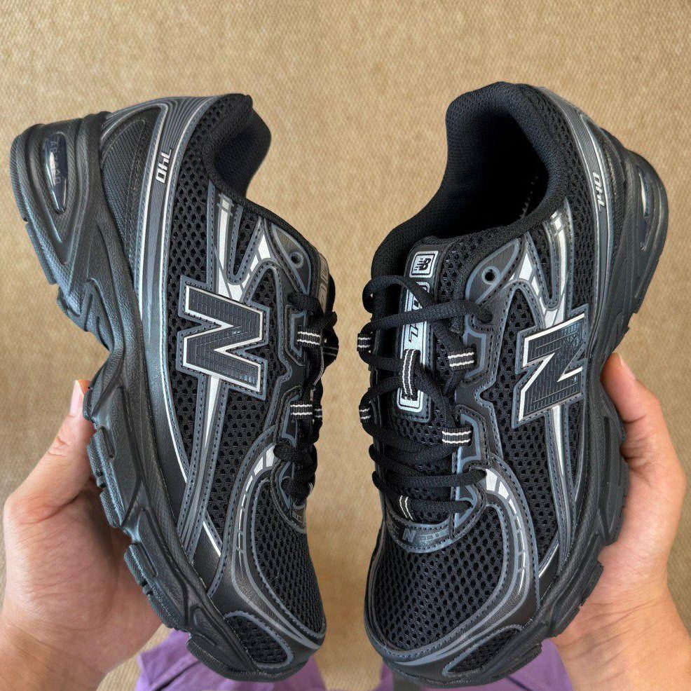 New Balance 740 Black Silver Metallic